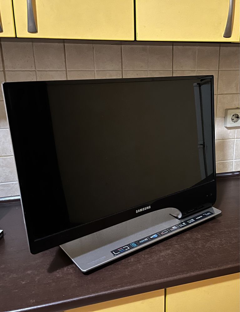 Монитор 27" Samsung S27A950D