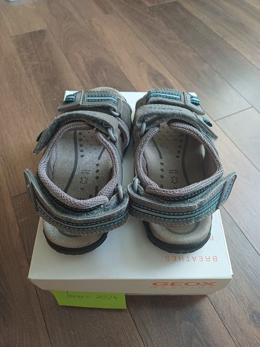 Sandałki Geox w rozmiarze 30