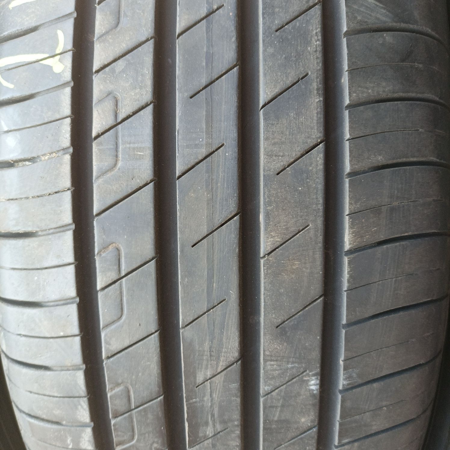 4 lub 2 opony letnie 215/55/17 Goodyear ok 7 mm 2020 rok