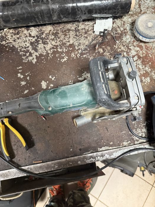 Frezarka czolowa  EUROTEK BJ390 i wiartarka .