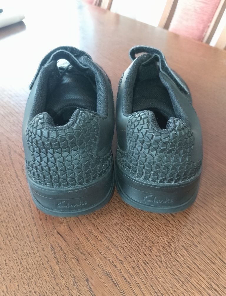 Clarks męskie 39 super stan turfy halówki