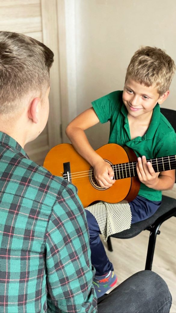 Уроки гри на гітарі ( уроки гитары) онлайн