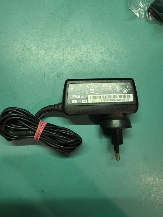 Блок живлення для ноутбука