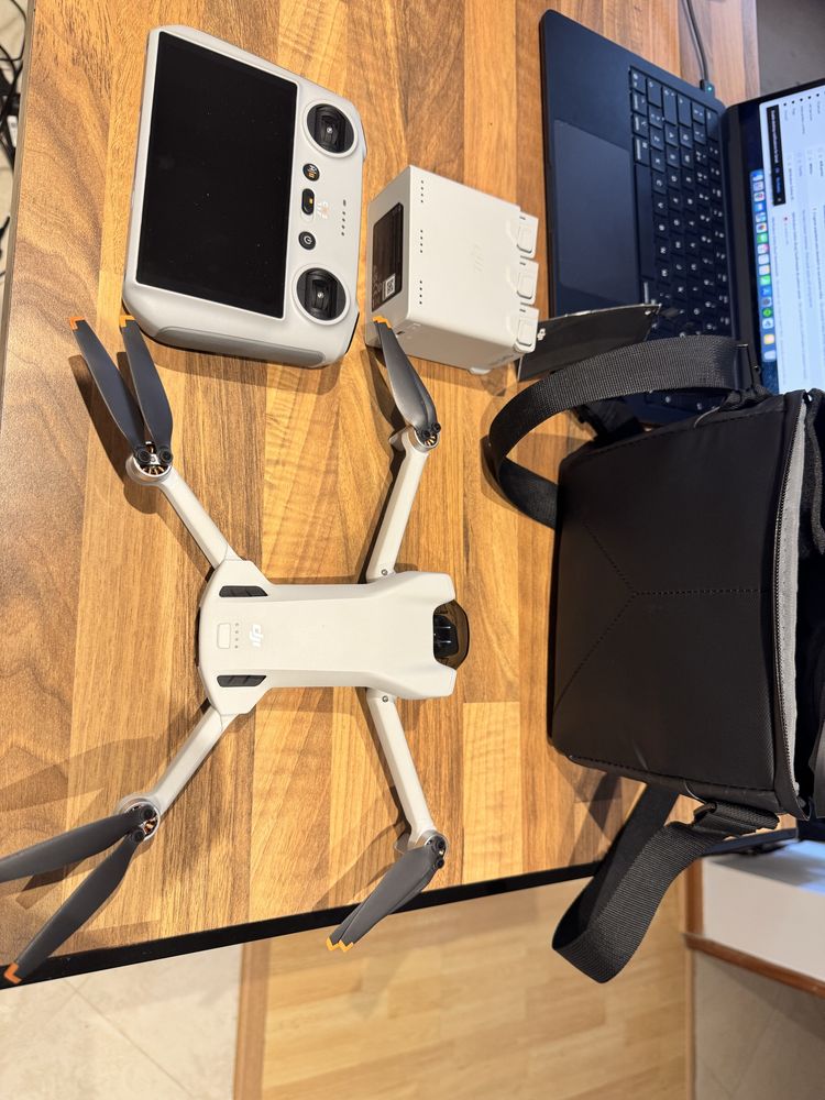 Drone DJI mini 3 + kit fly more