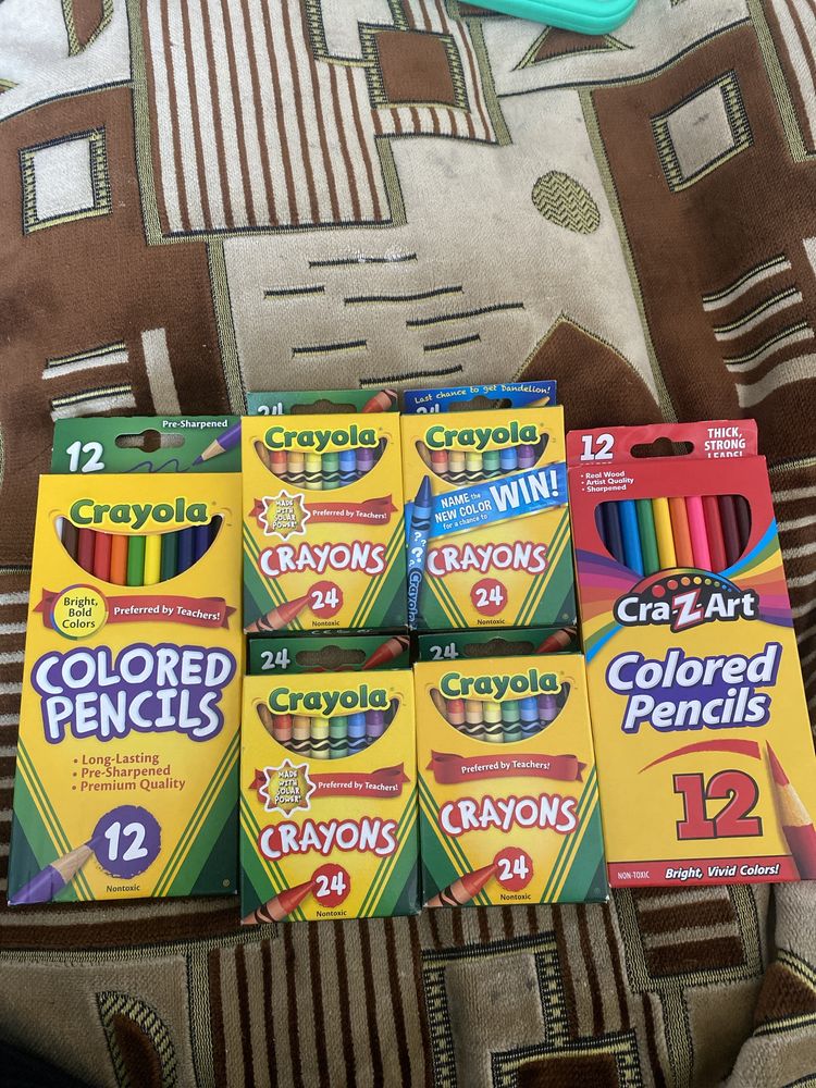 Crayola 64 шт воскові олівці, кольорові олівці.