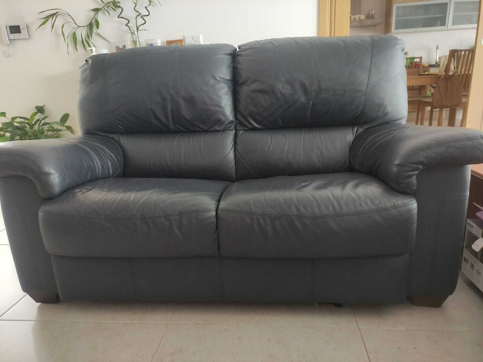 Vendo Mobilia de quarto com cama de casal ,  e 2 sofás