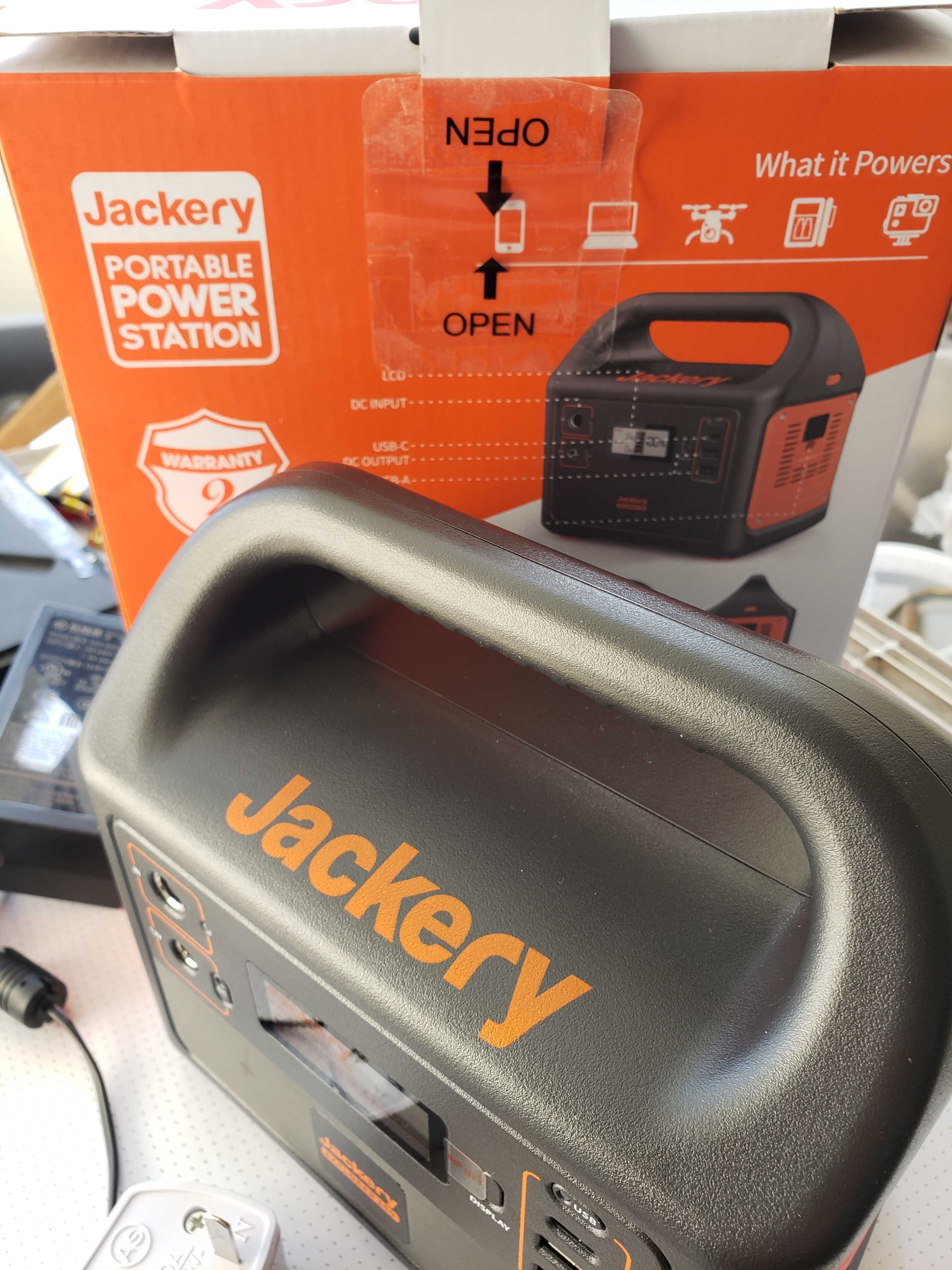 Зарядная станция портативная Jackery Explorer 160 US