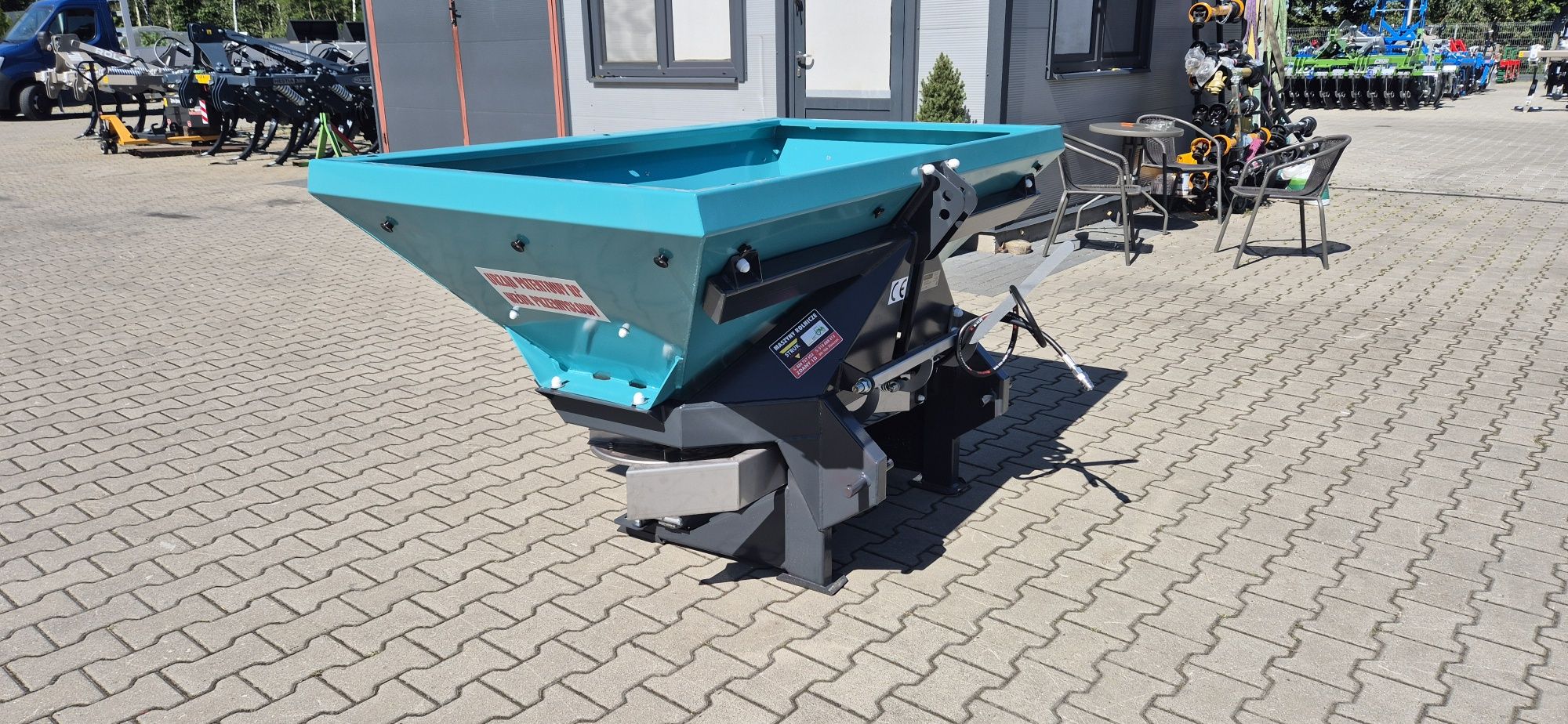 Rozsiewacz dwutarczowy 600L 800L 1000L 1200 Demarol D-Pol Superabo RNZ