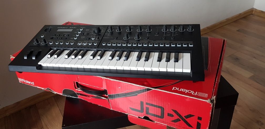 Roland JD Xi Syntezator/Groovebox