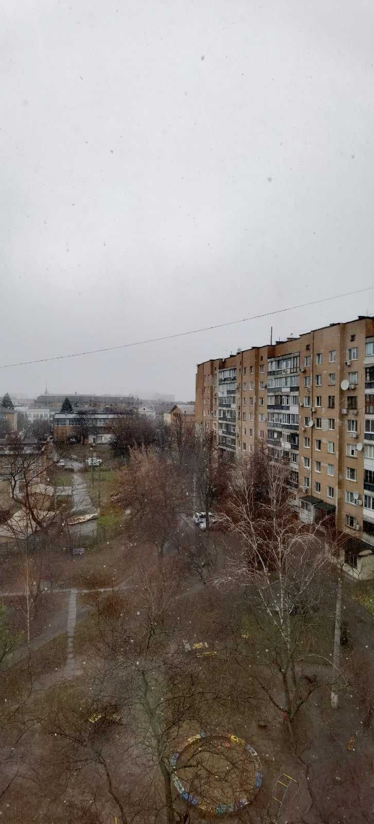 Продаж просторої 4-кімнатної квартири в центрі міста
