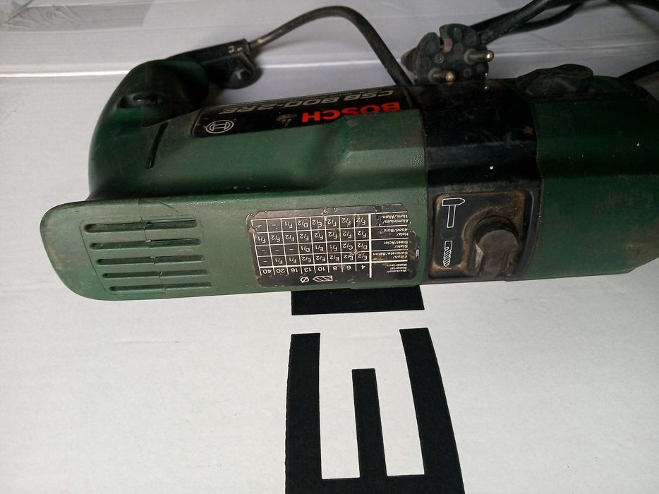 Дрель  БОШ робить   .