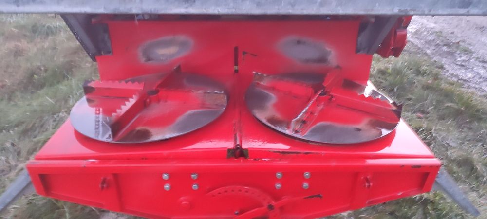 Rozrzutnik sadowniczy