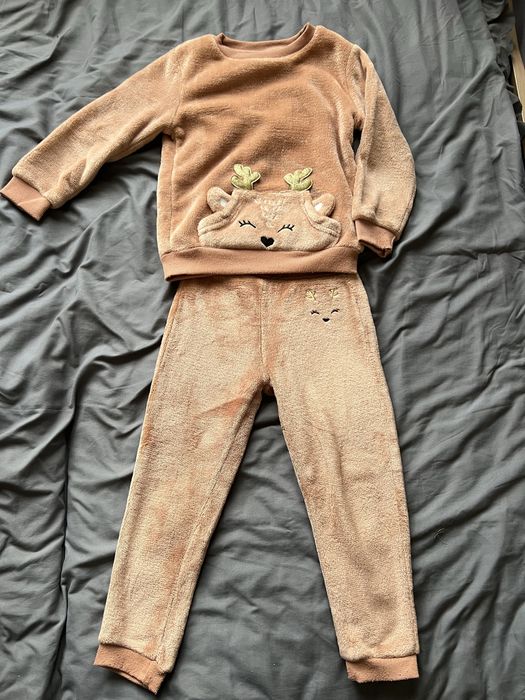 Welurowy dres dla dziewczynki