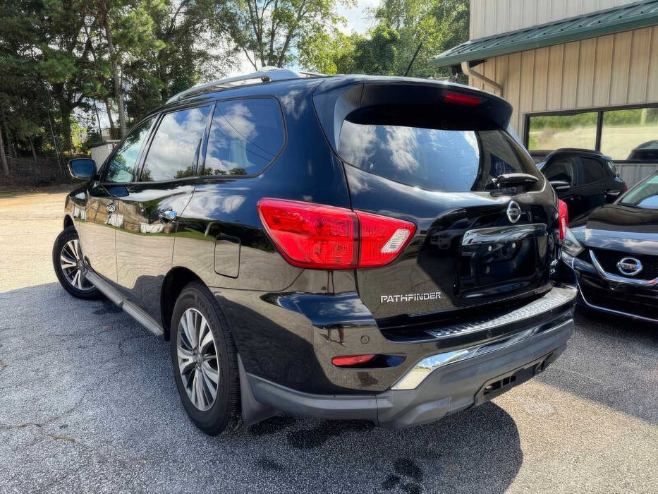 Nissan Pathfinder SL      2017