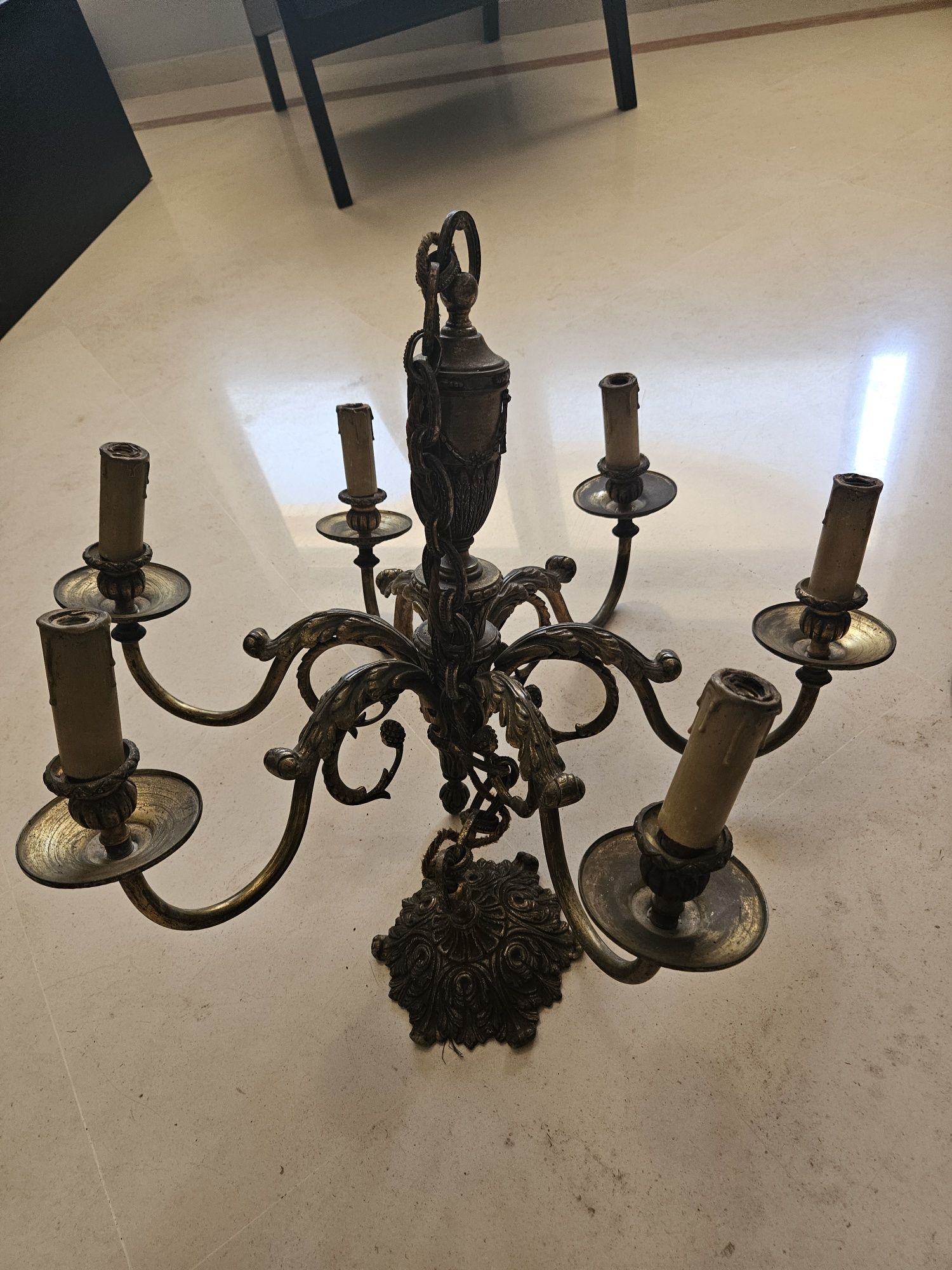 Candelabro antigo cheio de personalidade + 2 apliques para parede