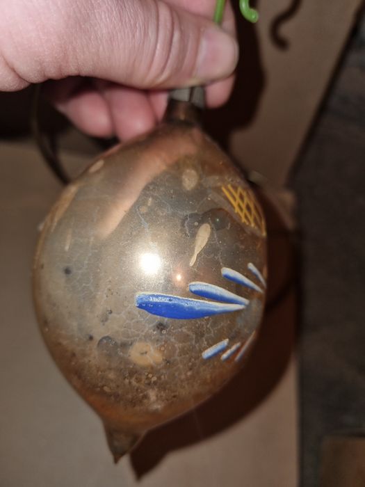 Stara bombka PRL wklęsła