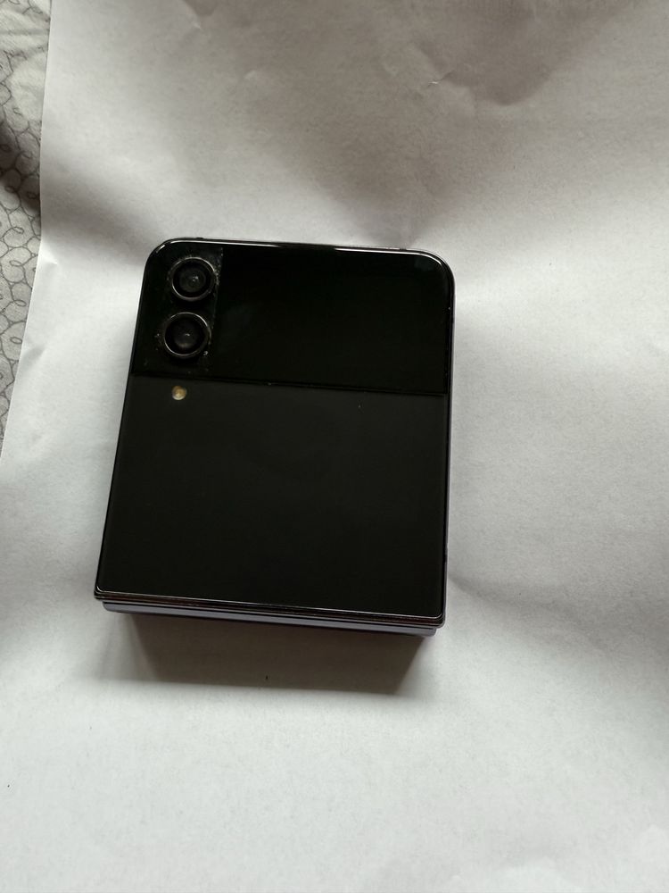 Samsuny Galaxy Z Flip4 jak nowy gwaracja 256Gb