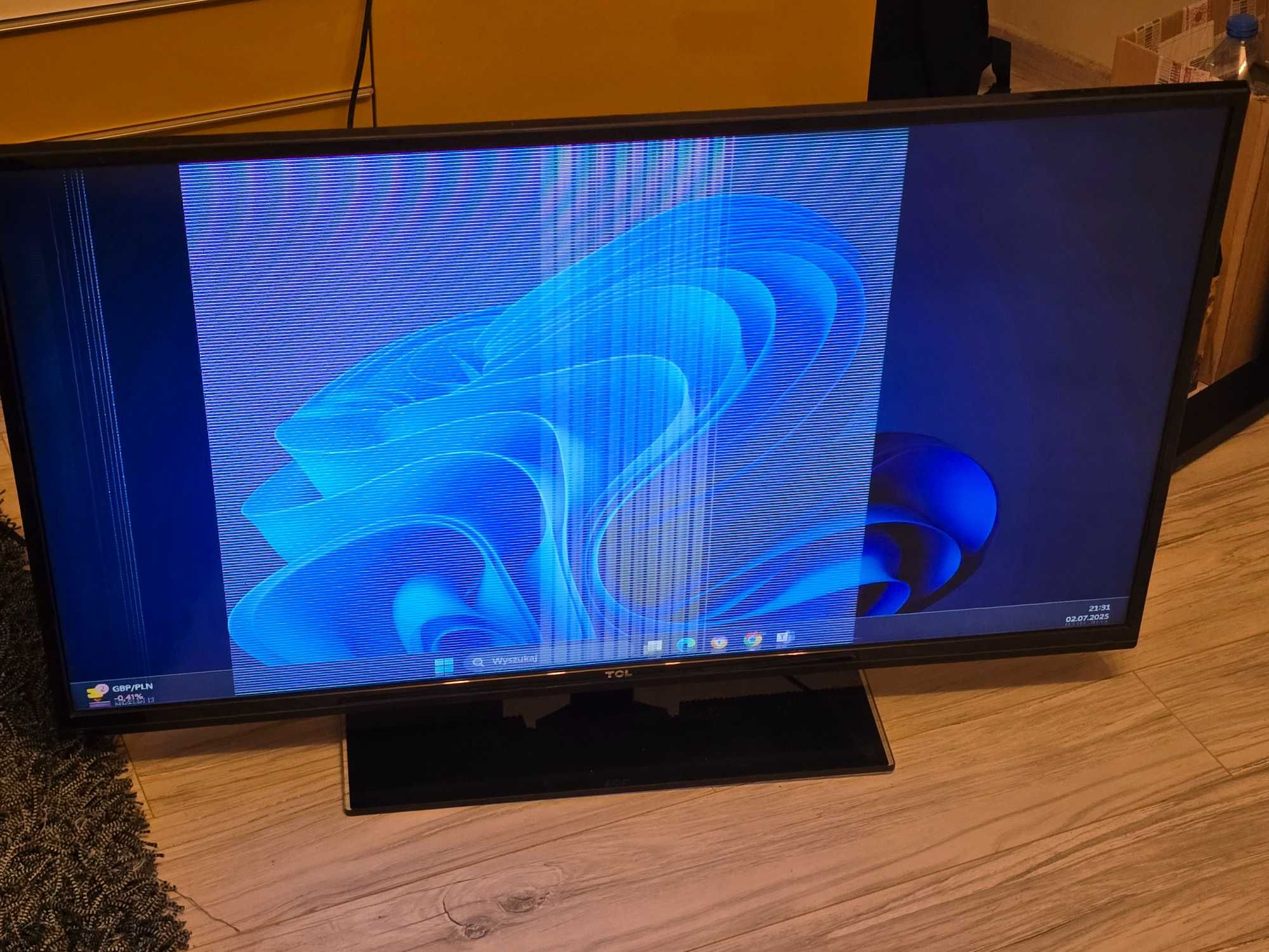 Telewizor TCL ze zbitą matrycą