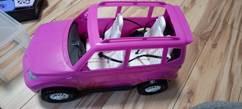 Zestaw Barbie auto szafa lale
