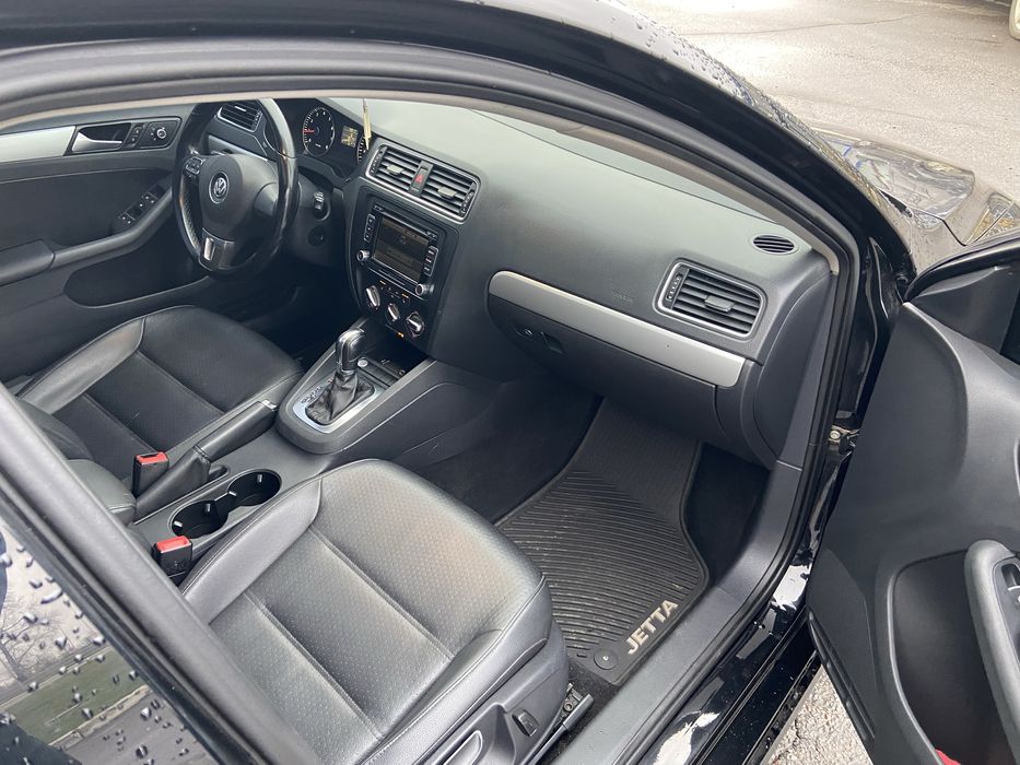 Volkswagen Jetta SE 2013 рік 1.8 Бензин Автомат