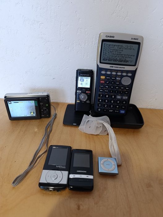 Магнітофон Продам магнітолу Grundig

Стан: хороший, все працює.
Функці