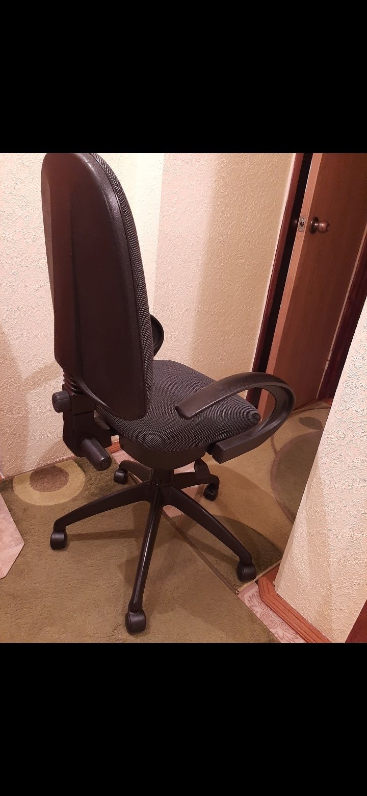 Кресло  компьютерное  офисное