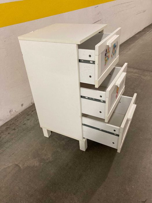 Movel Branco com gavetas quarto meninos