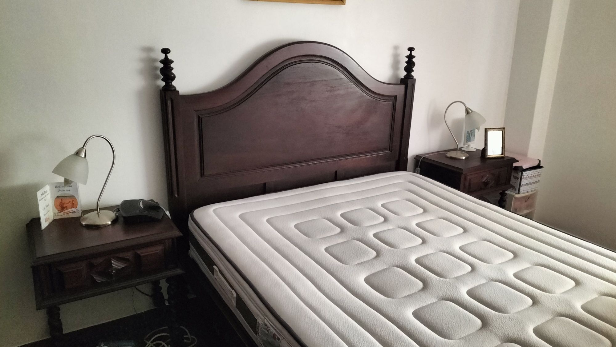 Quarto completo casal com colchão incluído em bom estado