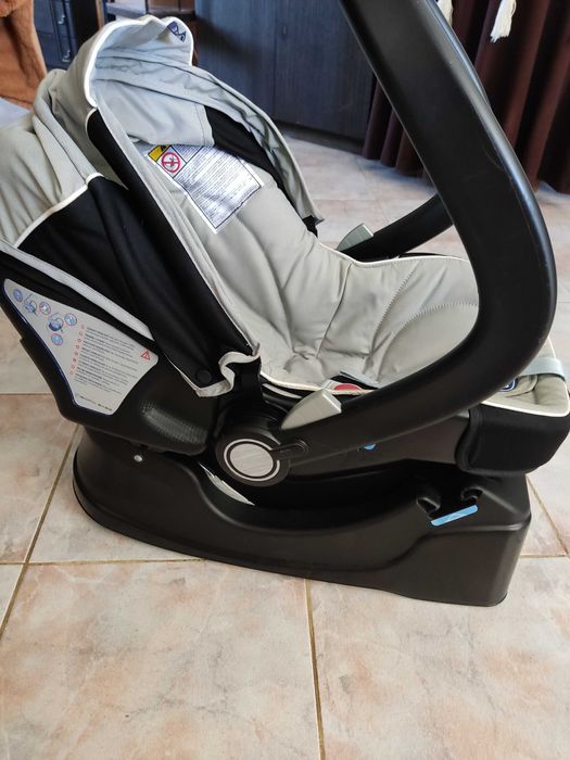 Carrinho bebé Trio Living Chicco + Cadeira papa Chicco