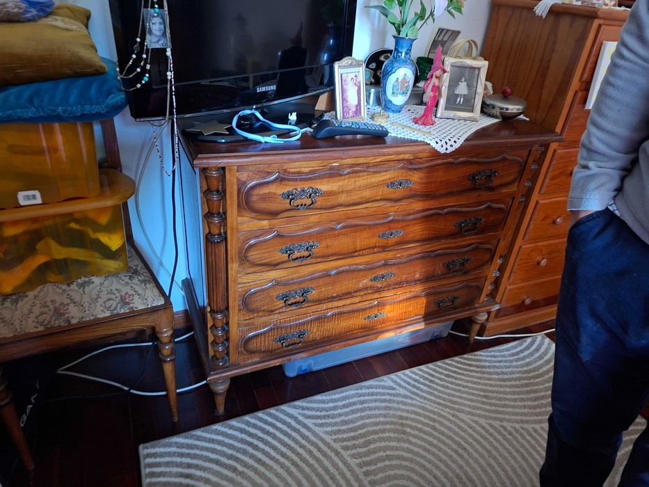 Conjunto de Mobiliário Vintage – Charme, História e Funcionalidade