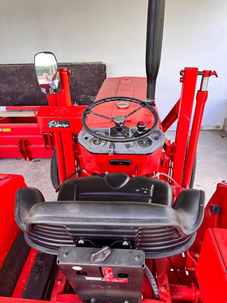 Trator International 383