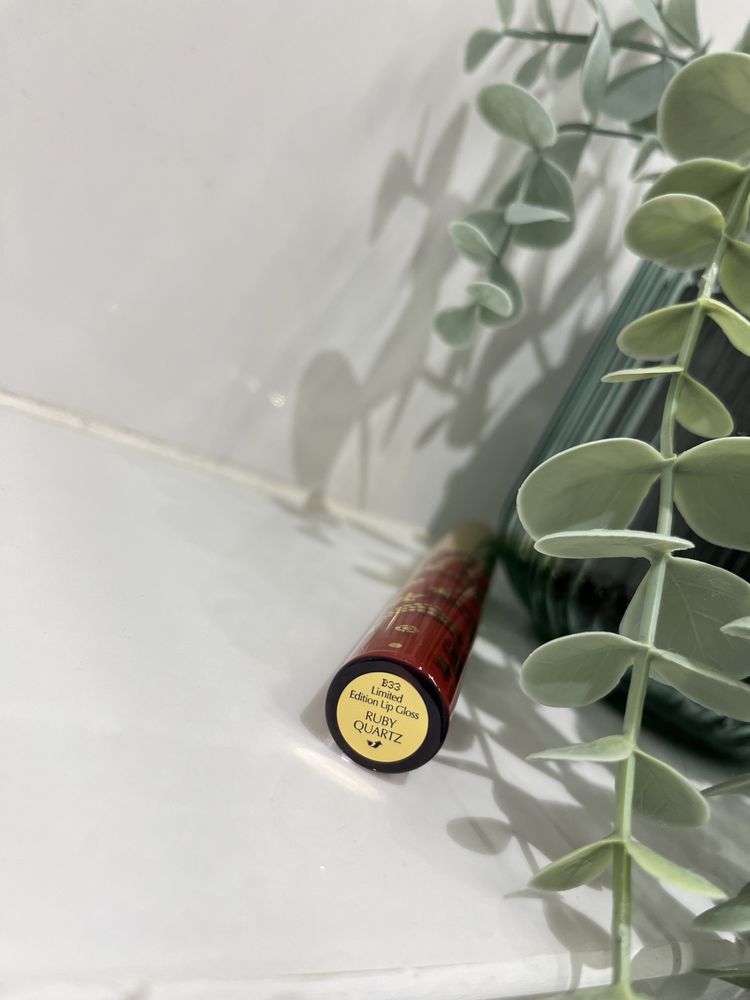 Estee Lauder nowy czerwony błyszczyk Ruby Quartz limitowany