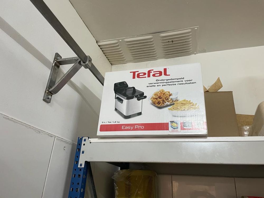 Fritadeira Tefal ainda na caixa por abrir