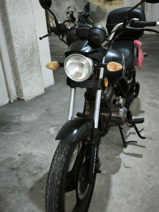 Vendo moto zontes 125
