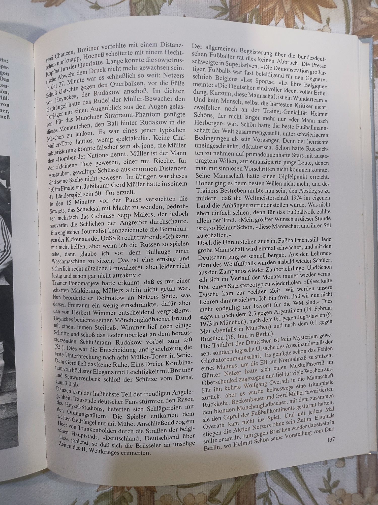 Livro sobre a seleção de futebol da Alemanha