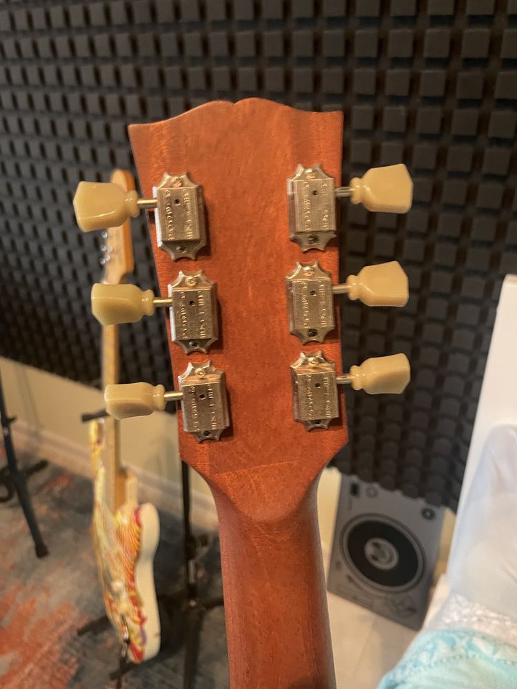 Продам майстрову електрогітару Les Paul на звукачах Gibson 57’