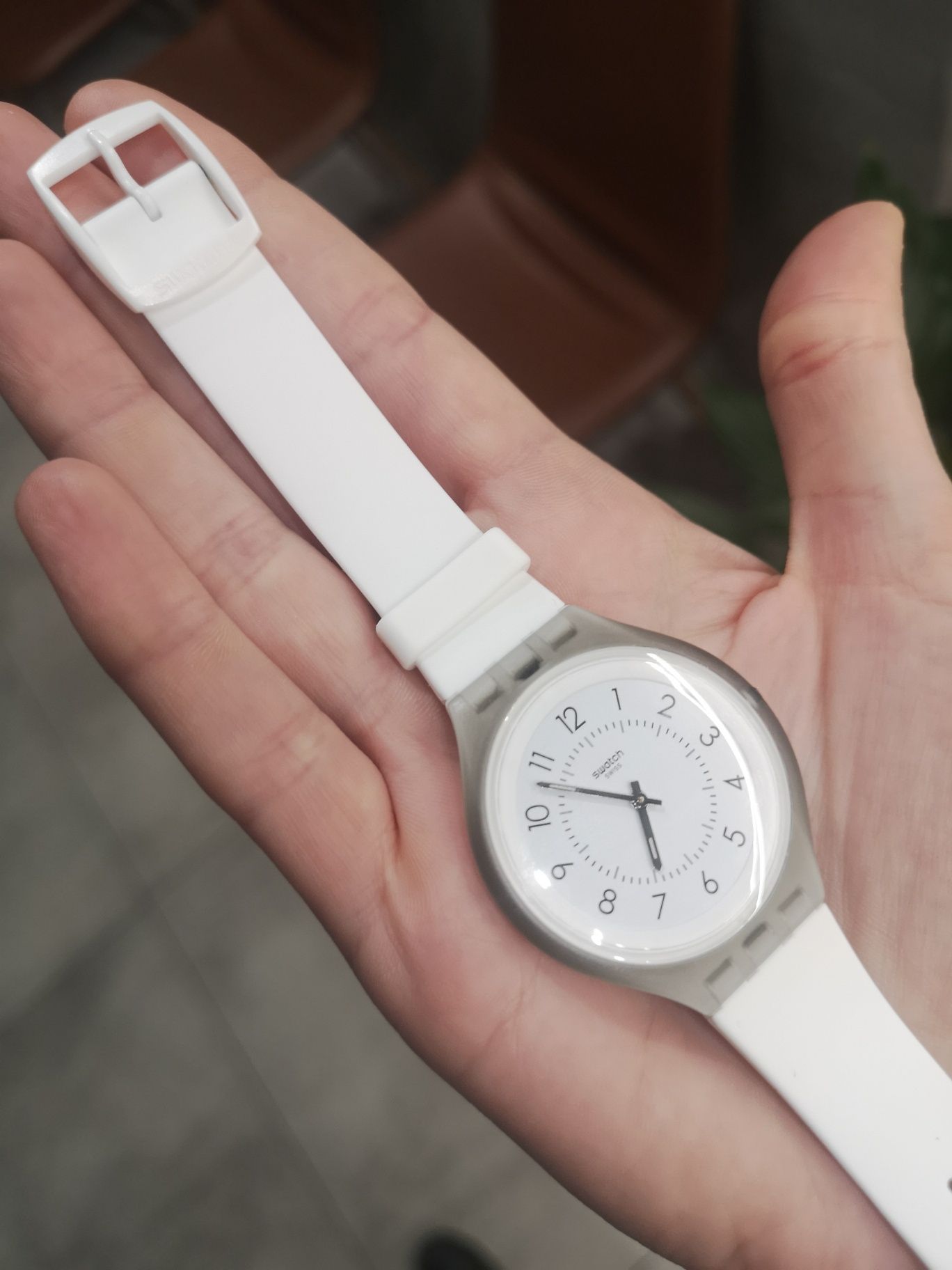 Zegarek swatch skin big biały szary cienki