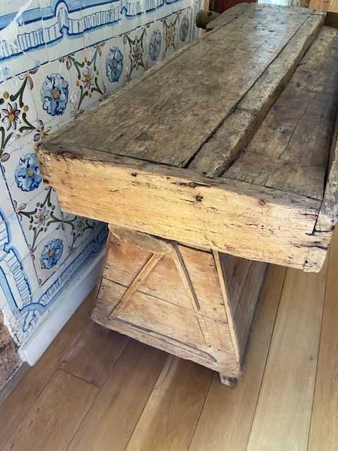 Movel de carpinteria antigo em muito bom estado