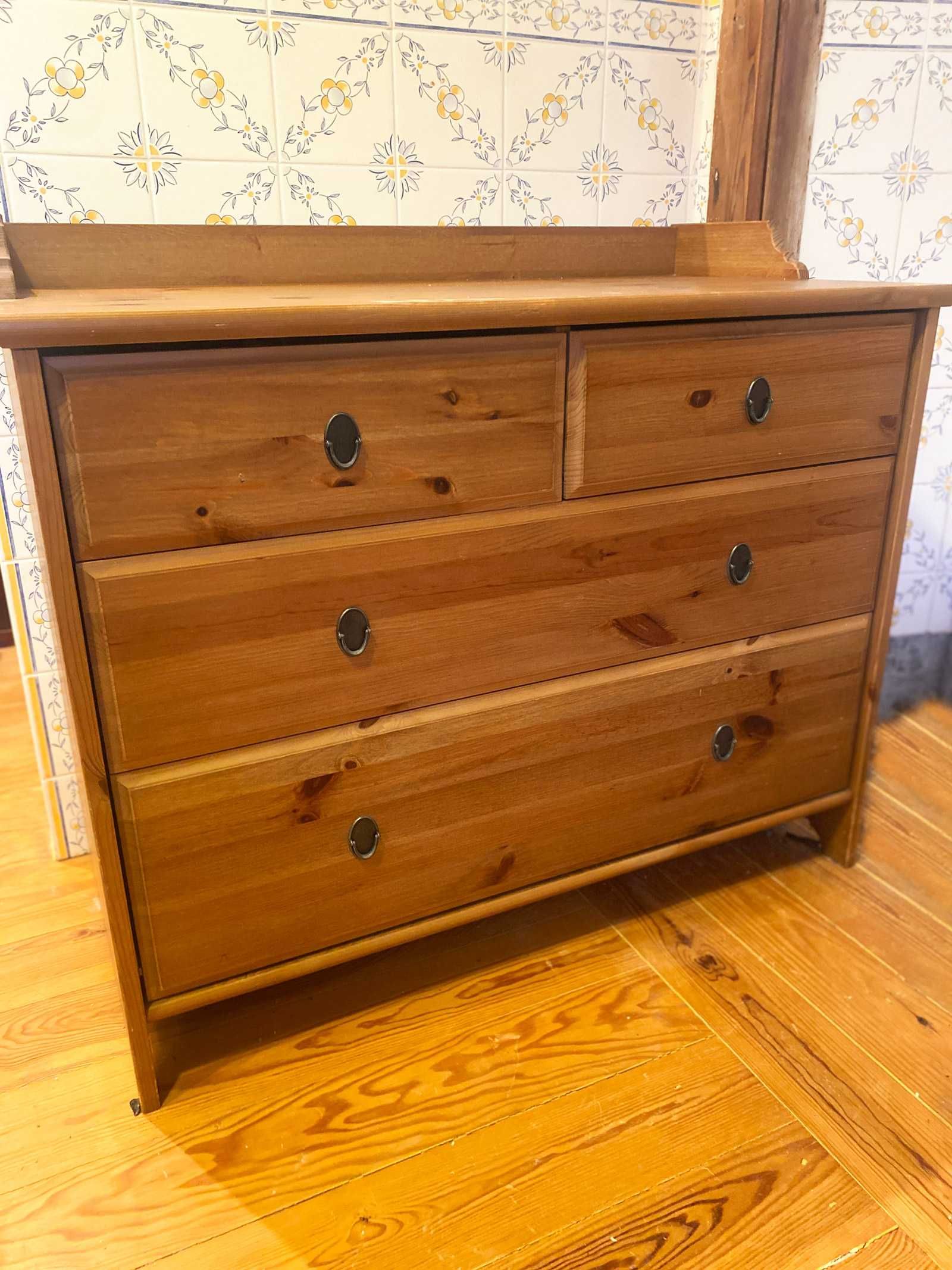 Cómoda IKEA Leksvik – 4 Gavetas