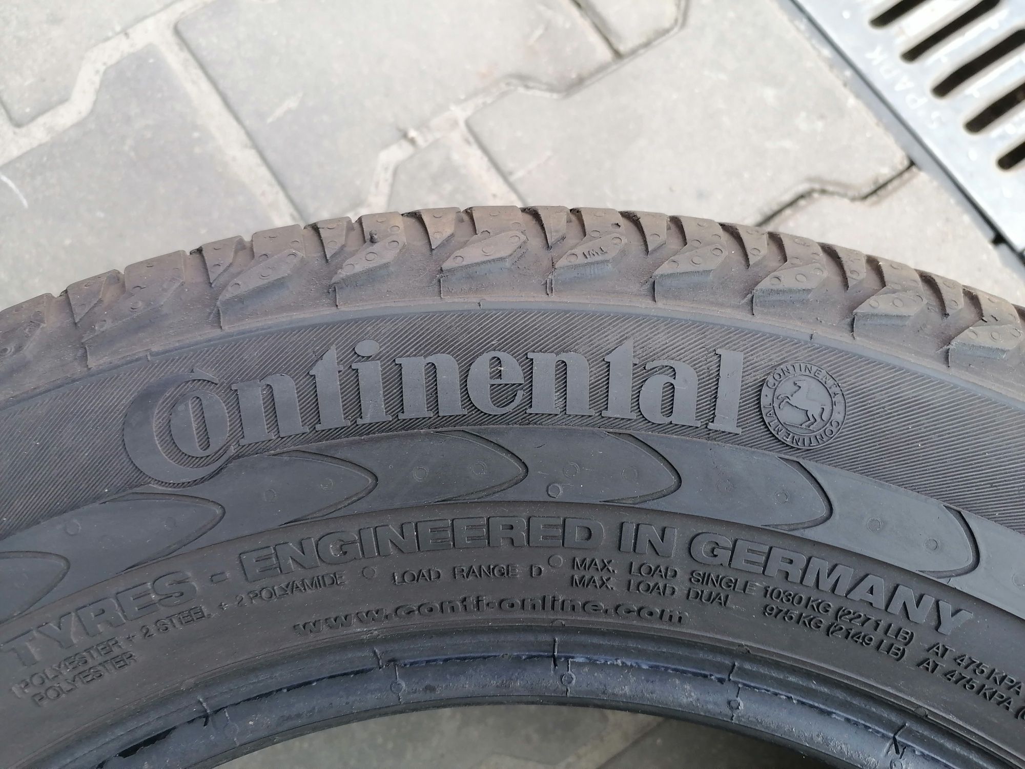 215 65 16C Continental 2шт