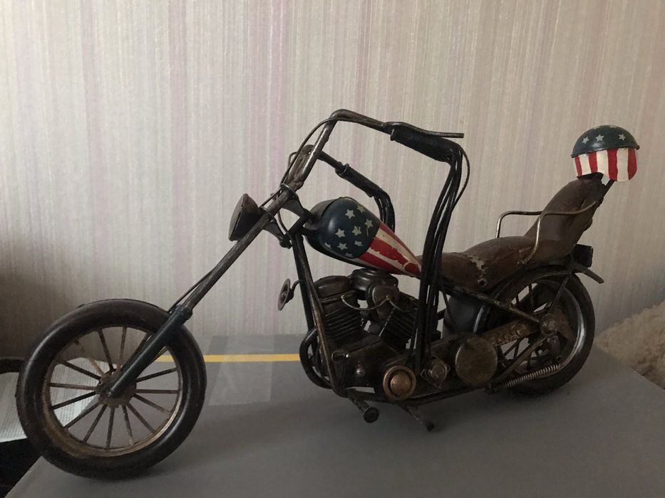 Колекційна модель байка Harley Davidson Капітан Америка