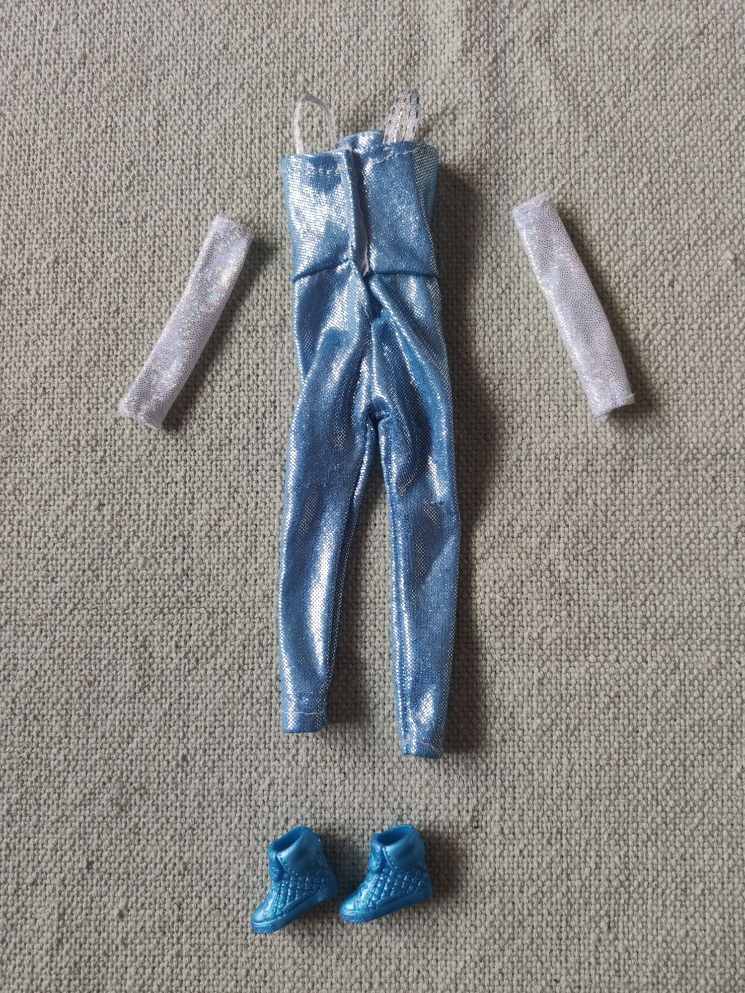 Ubrania dla lalki Barbie