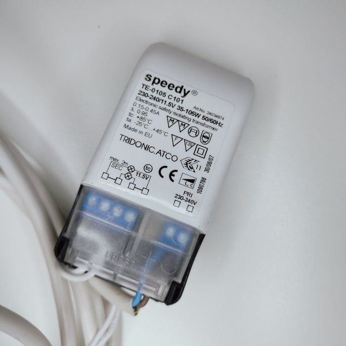 Lampka, oczko z kablem