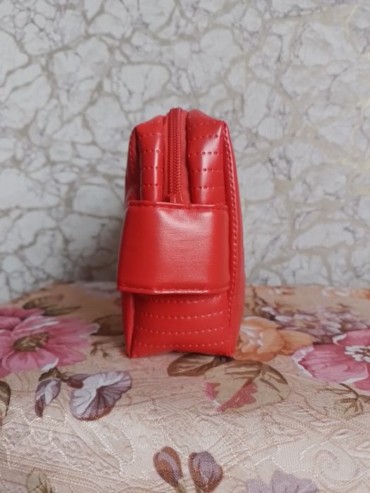 Брендова  косметичка Vichy