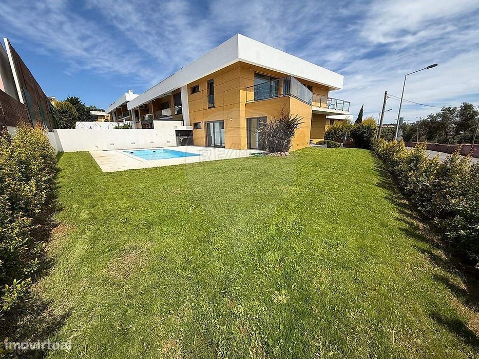 Moradia T4 para venda