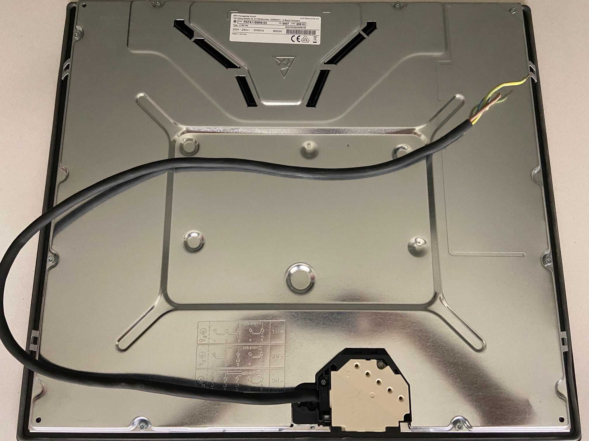 Placa vitrocerâmica Bosch. Nova. Perfeito estado. PKF611BB8E/02