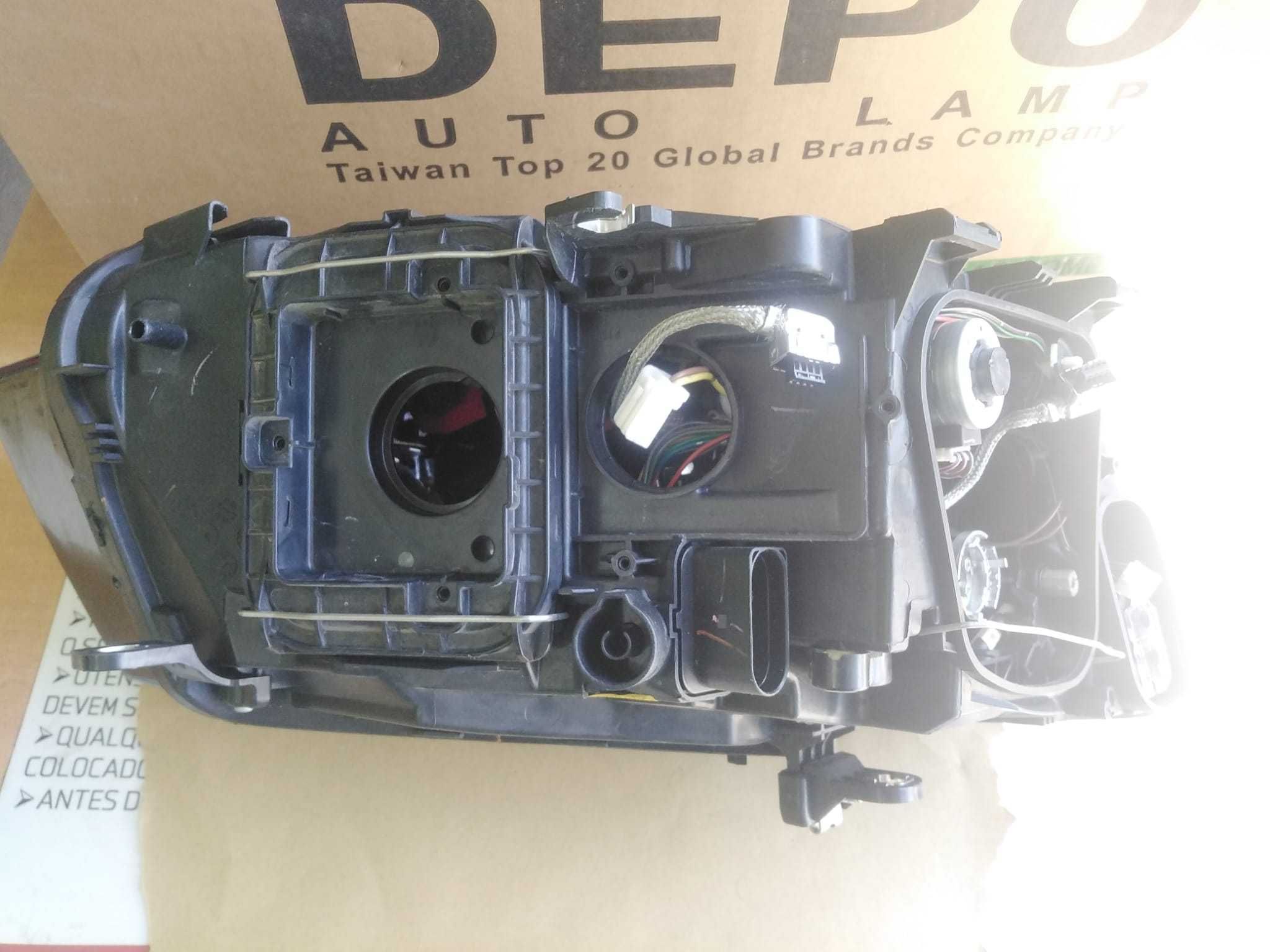 Farol Esquerdo Audi Q5 de 2013 Seminovo