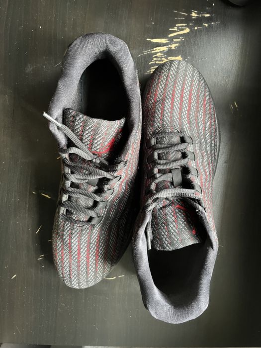 Ténis Jordan B. Fly