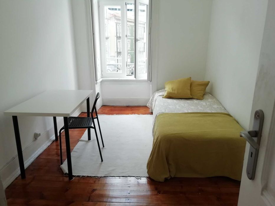Quarto no centro de lisboa (Marques de Pombal)