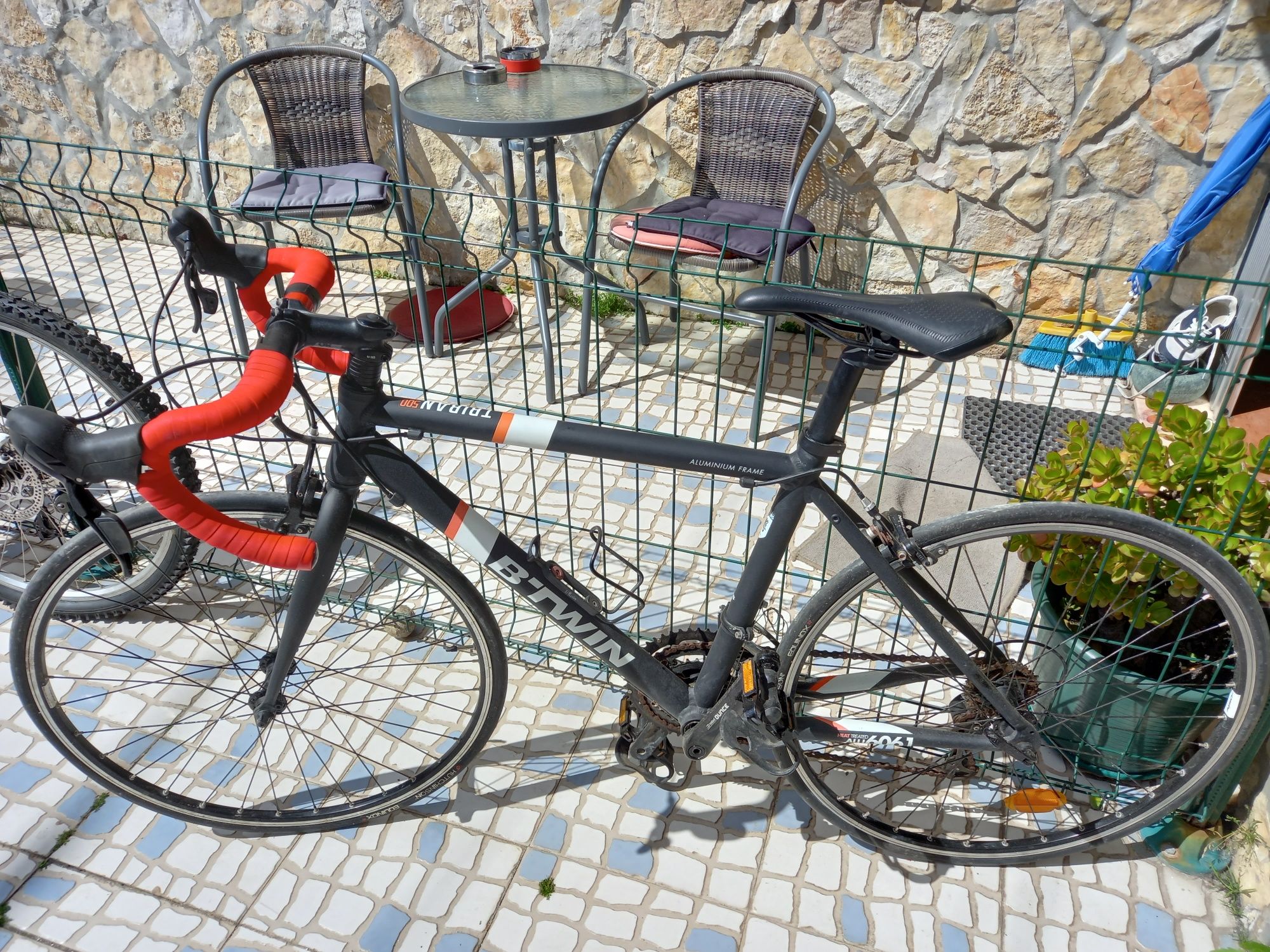 Bicicleta de corrida em bom estado, pouco uso